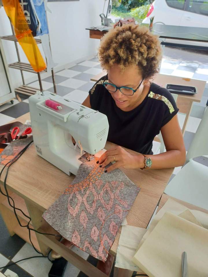 Cours de couture en thématique Martinique